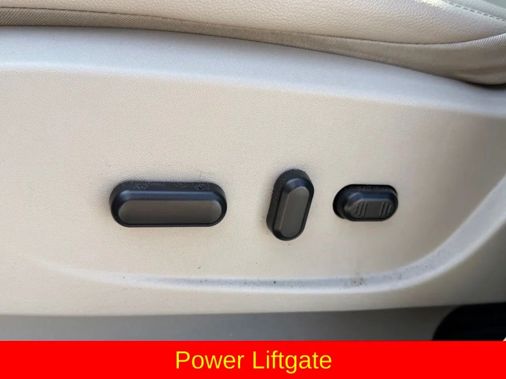 Used 2016 Silver Ford SE image 23
