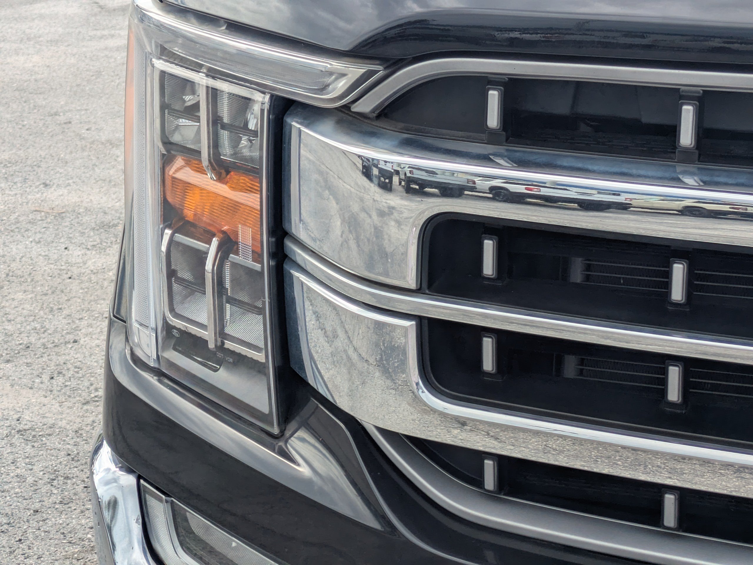 Used 2022 Agate Black Metallic Ford LARIAT image 10