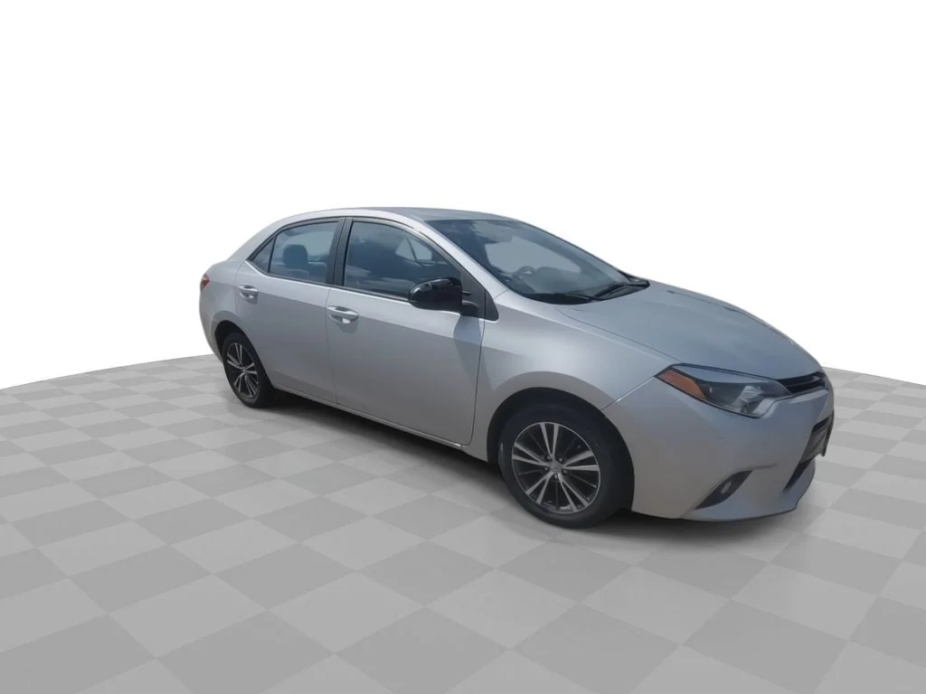 Used 2016 Silver Toyota LE Plus image 2