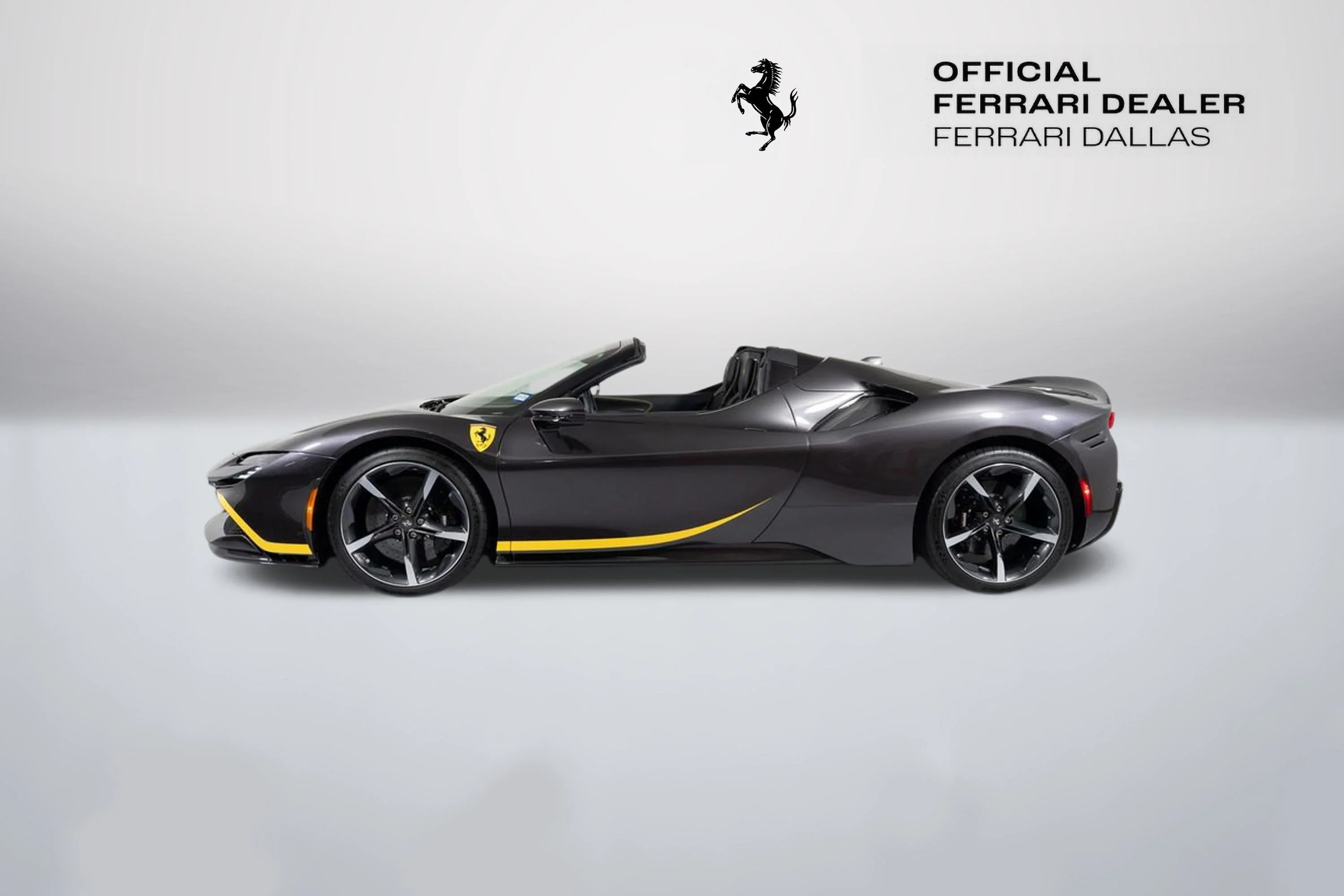 Used 2022 Extra Sample Ferrari Base image 26