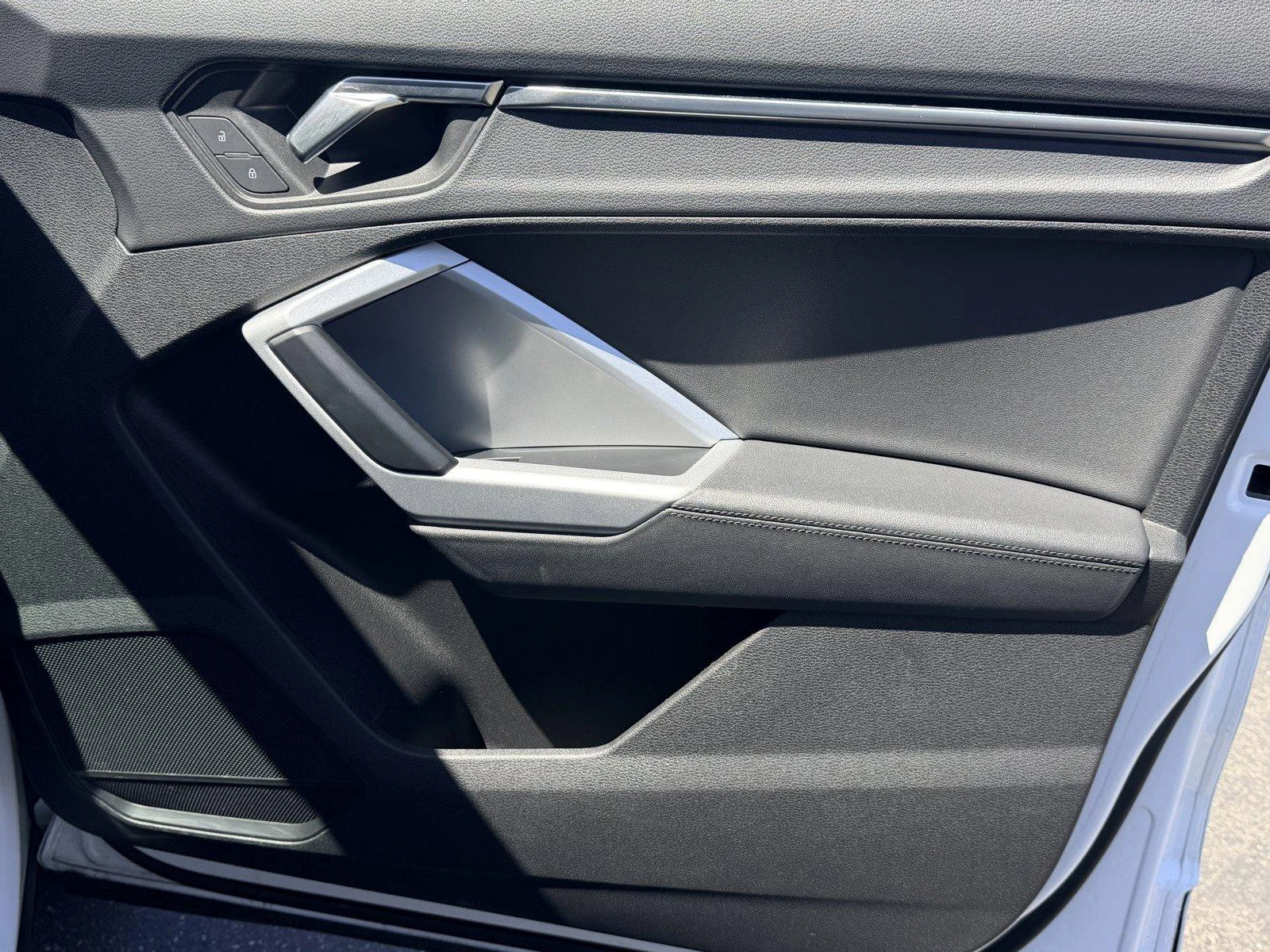 Used 2023  Audi S line Premium image 9