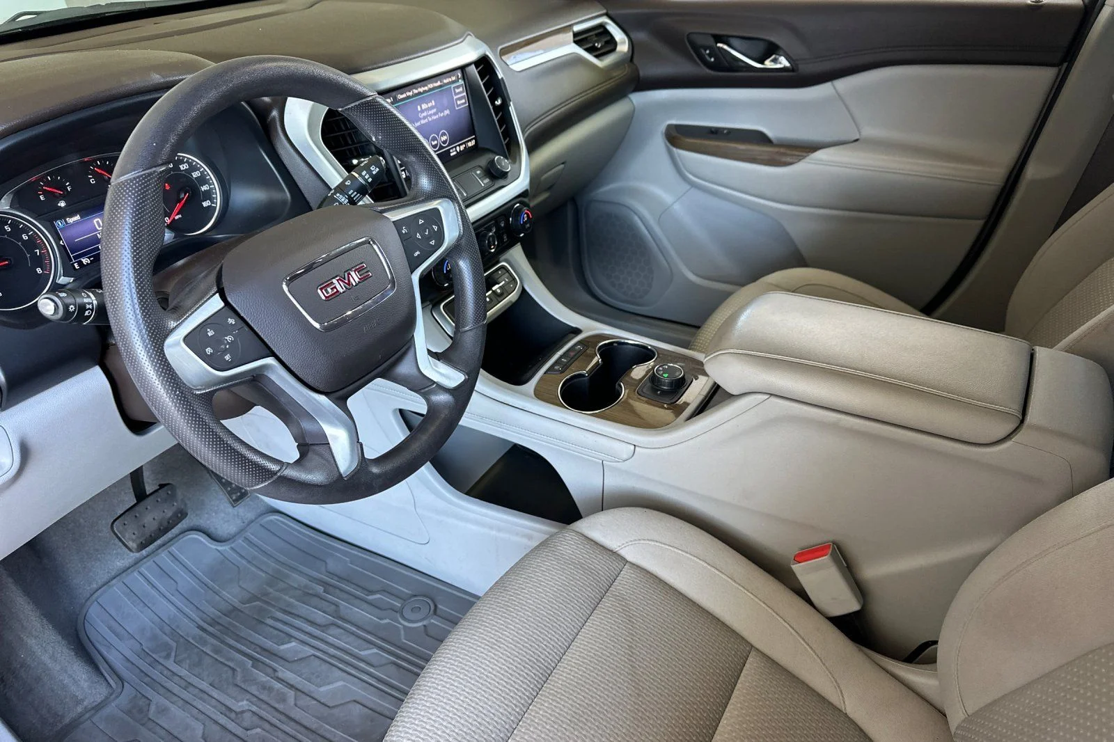 Used 2022 Red GMC SLE image 10