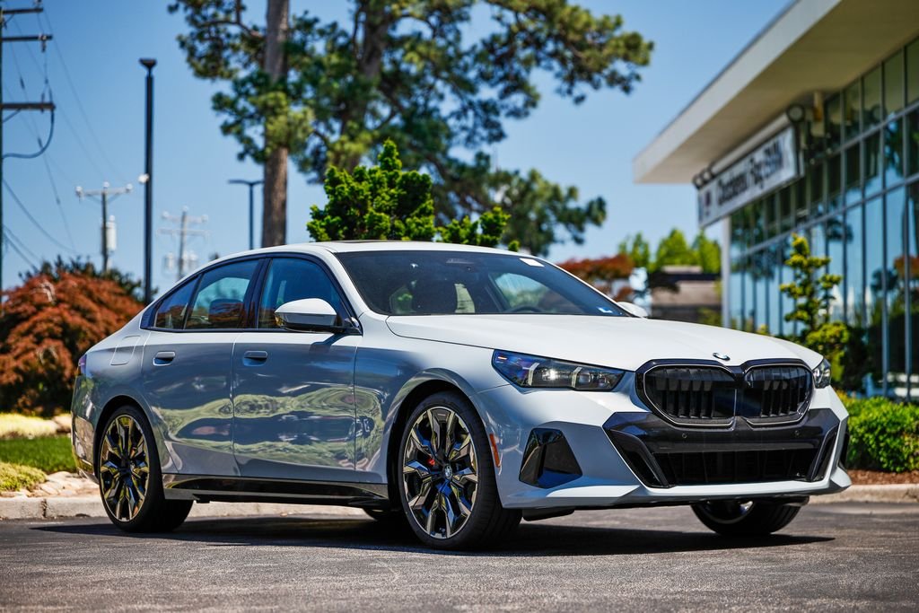 New 2027 Brooklyn Grey Metallic BMW 530i xDrive image 1