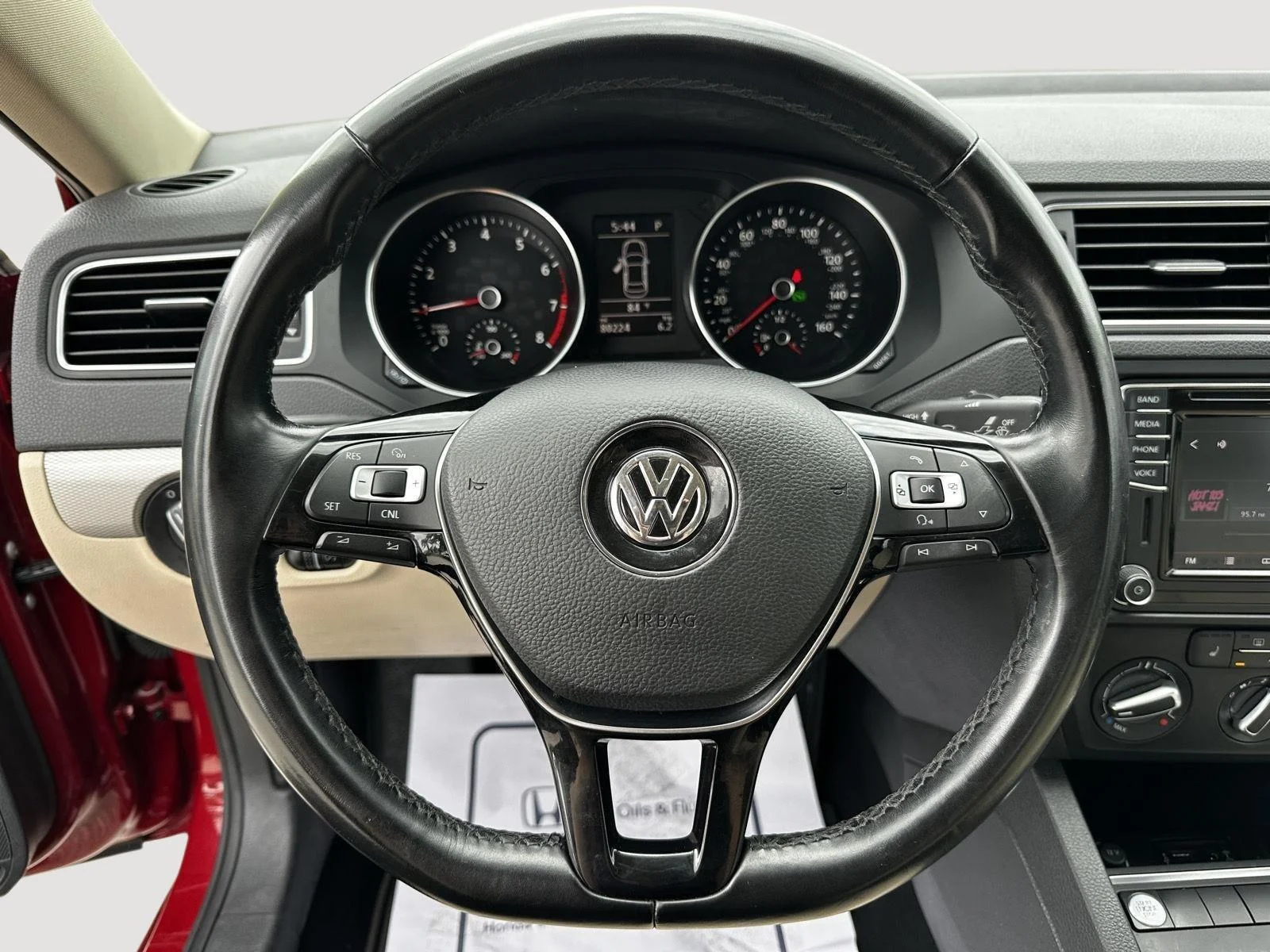 Used 2017 Cardinal Red Metallic Volkswagen 1.4T SE image 10