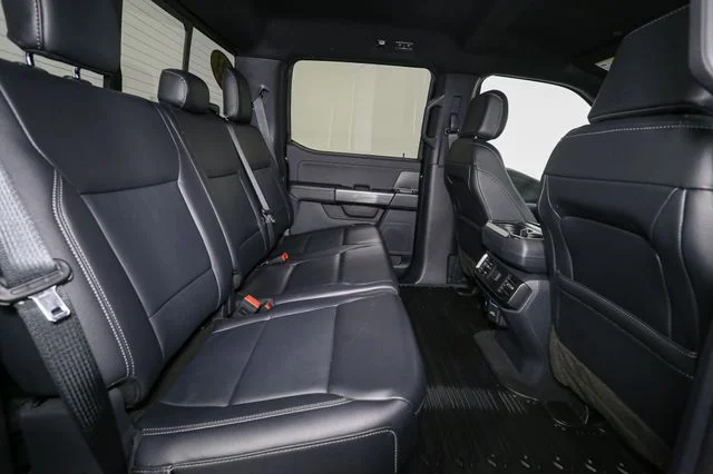 Used 2023 Black Ford XLT image 18