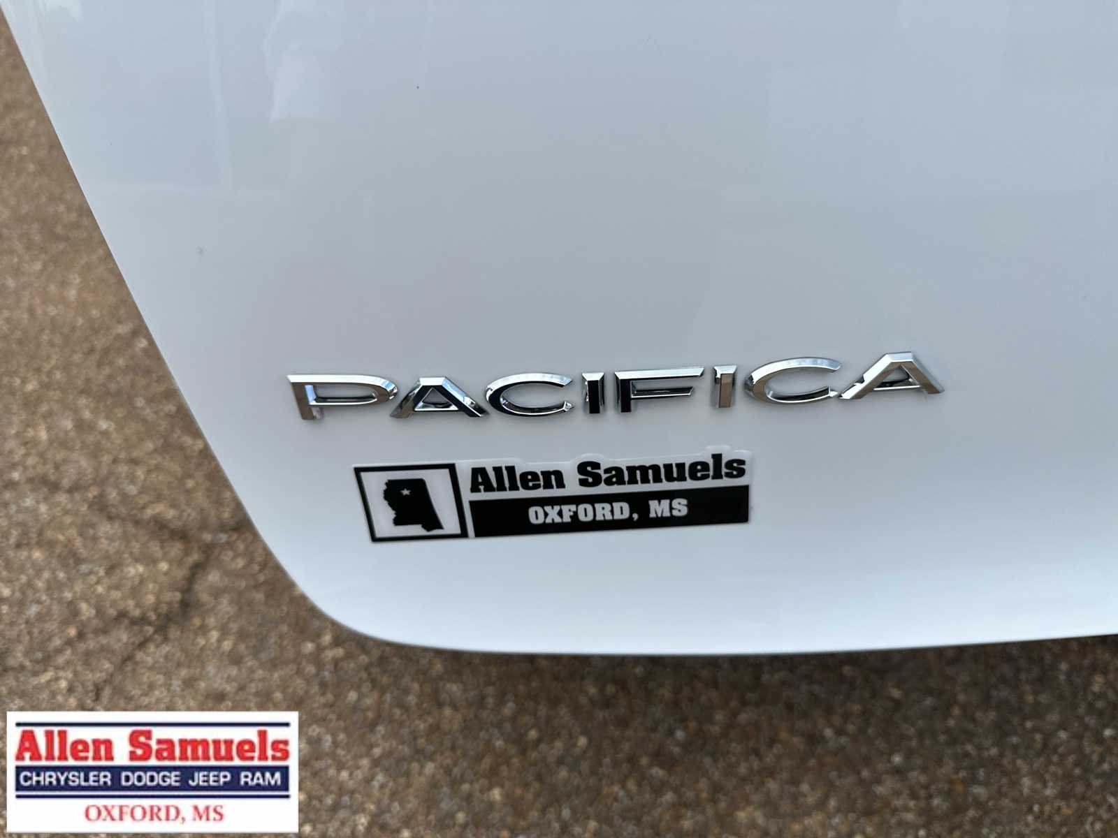 2026 Chrysler Pacifica Select - Photo 36