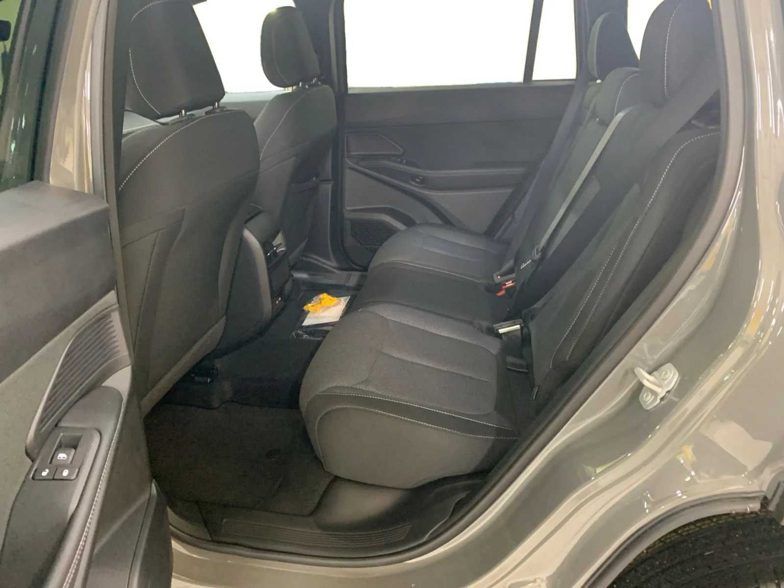 New 2026 Sting-Grey Jeep Laredo image 16