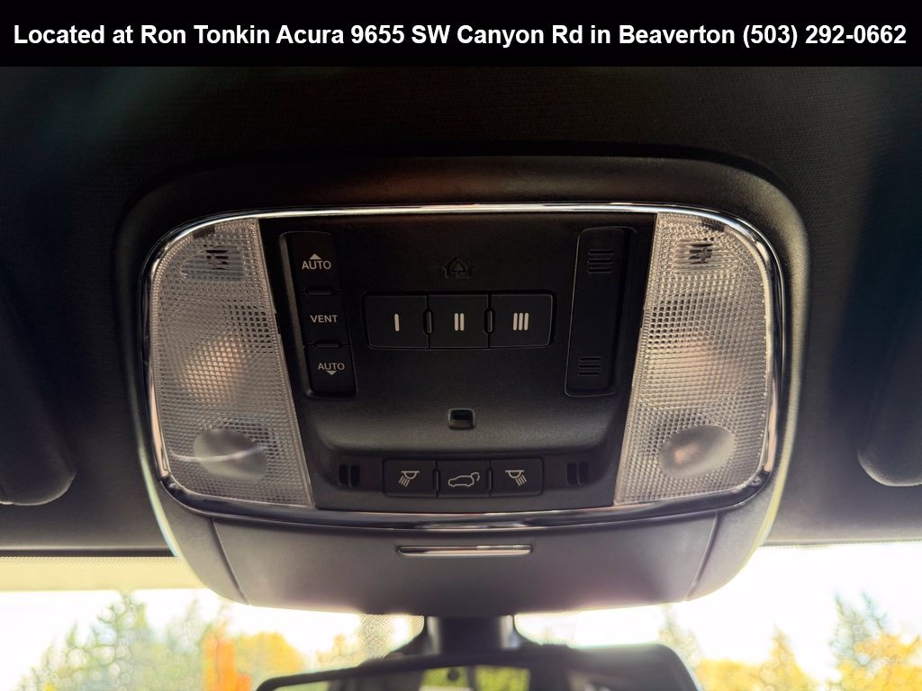 Used 2015 Billet Silver Metallic Clearcoat Jeep Limited image 28
