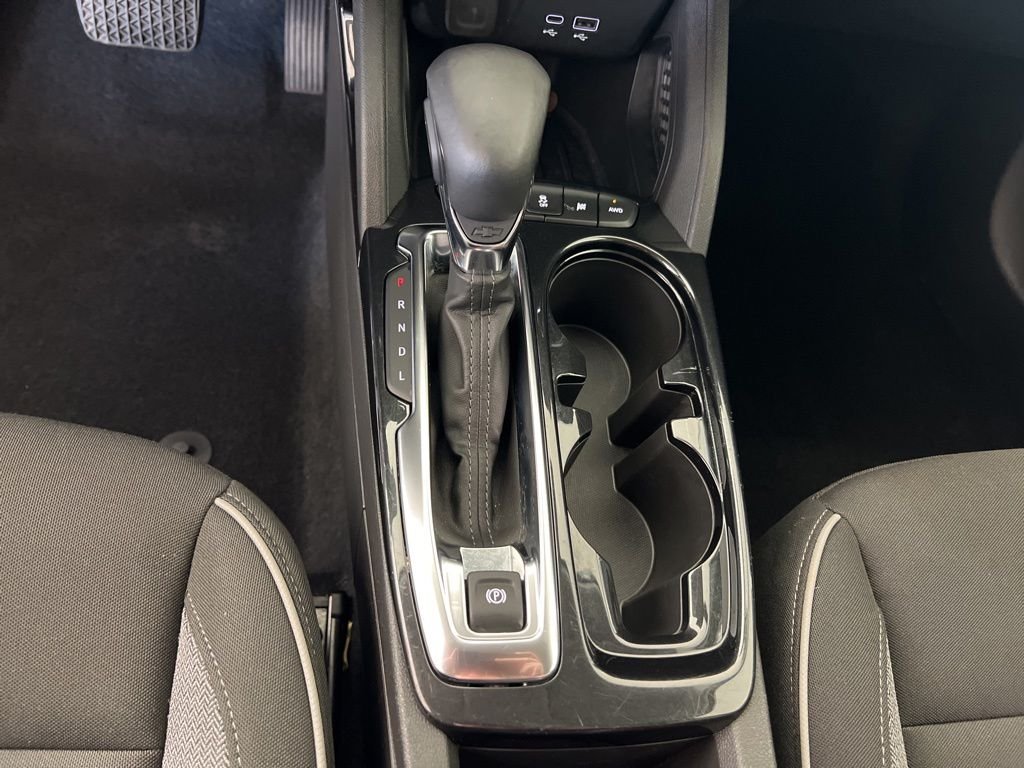 Used 2025 White Chevrolet LT image 5
