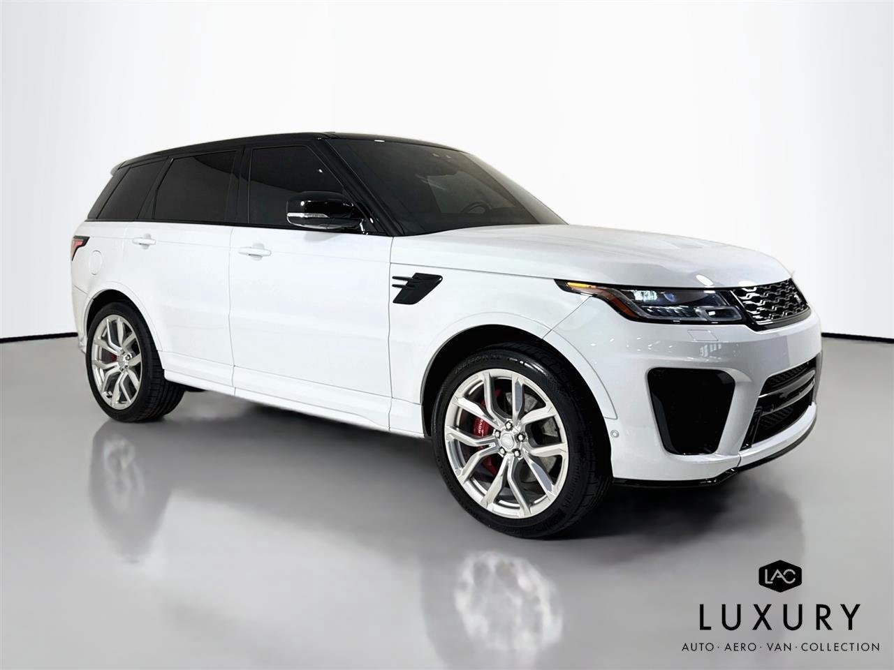 Used 2022 Fuji White Land Rover SVR image 3