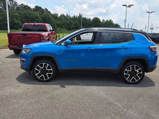 Used 2018 Blue Jeep Limited image 4
