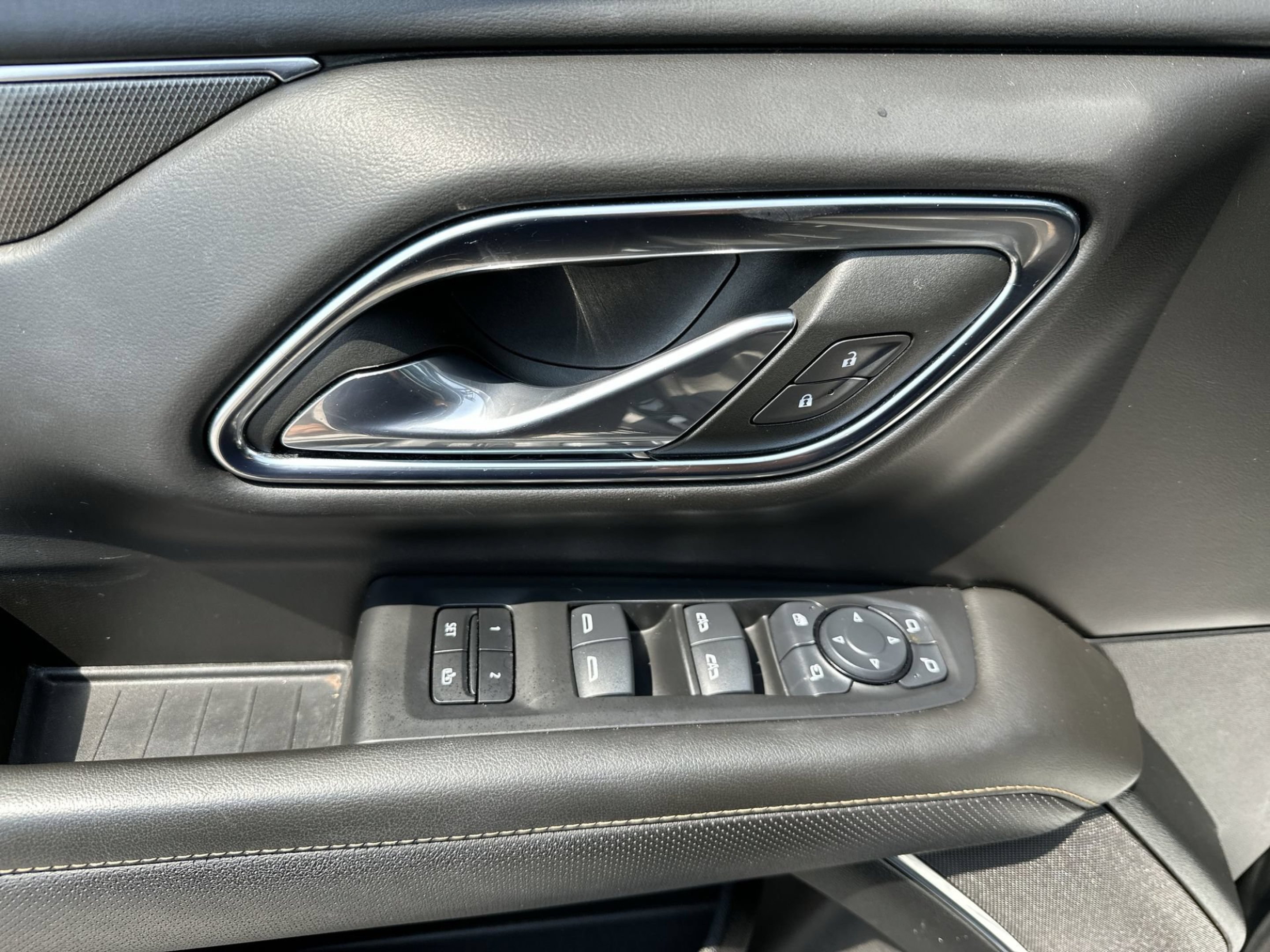 Used 2024 Onyx Black GMC AT4 image 15