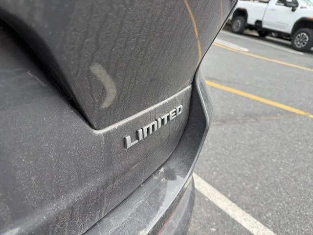 Used 2023 Grey Jeep Limited image 30