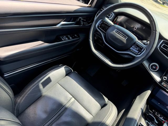 Used 2024 White Jeep  image 18