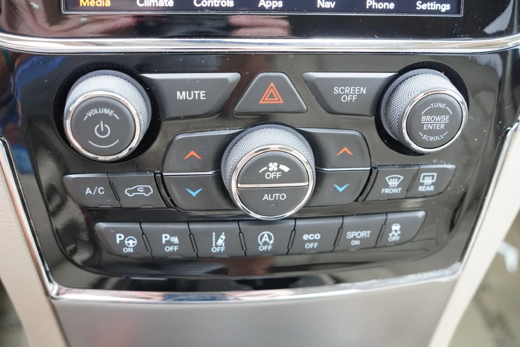 Certified Used 2021 White Jeep Overland image 32