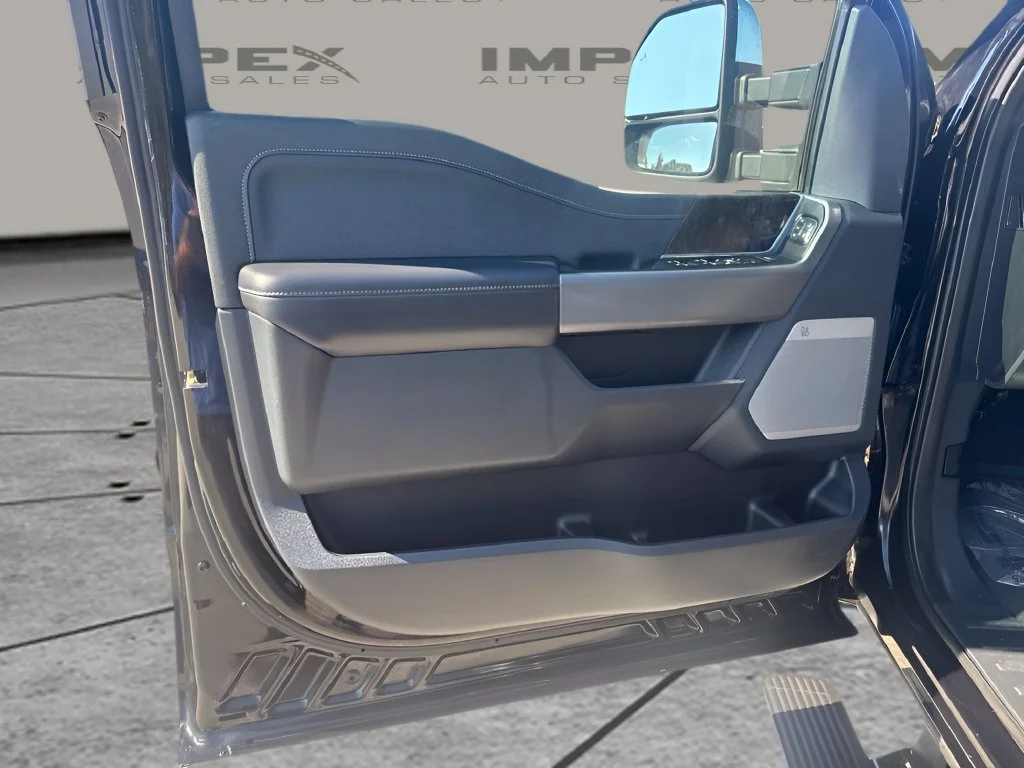 Used 2025 Black Ford Lariat image 25