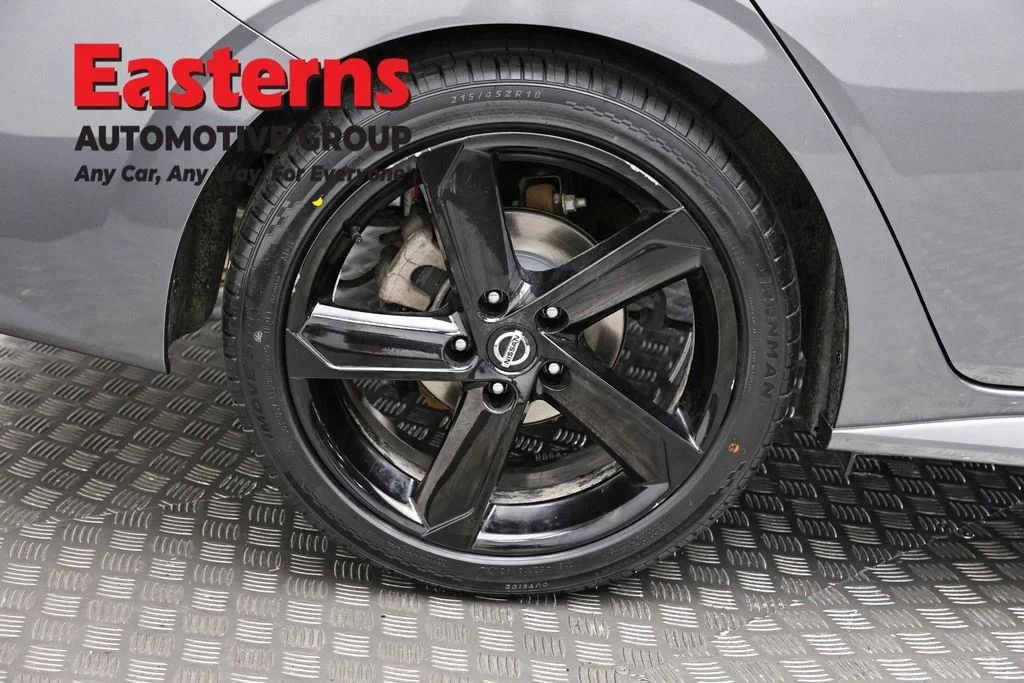 Used 2023 Gray Nissan SR image 32