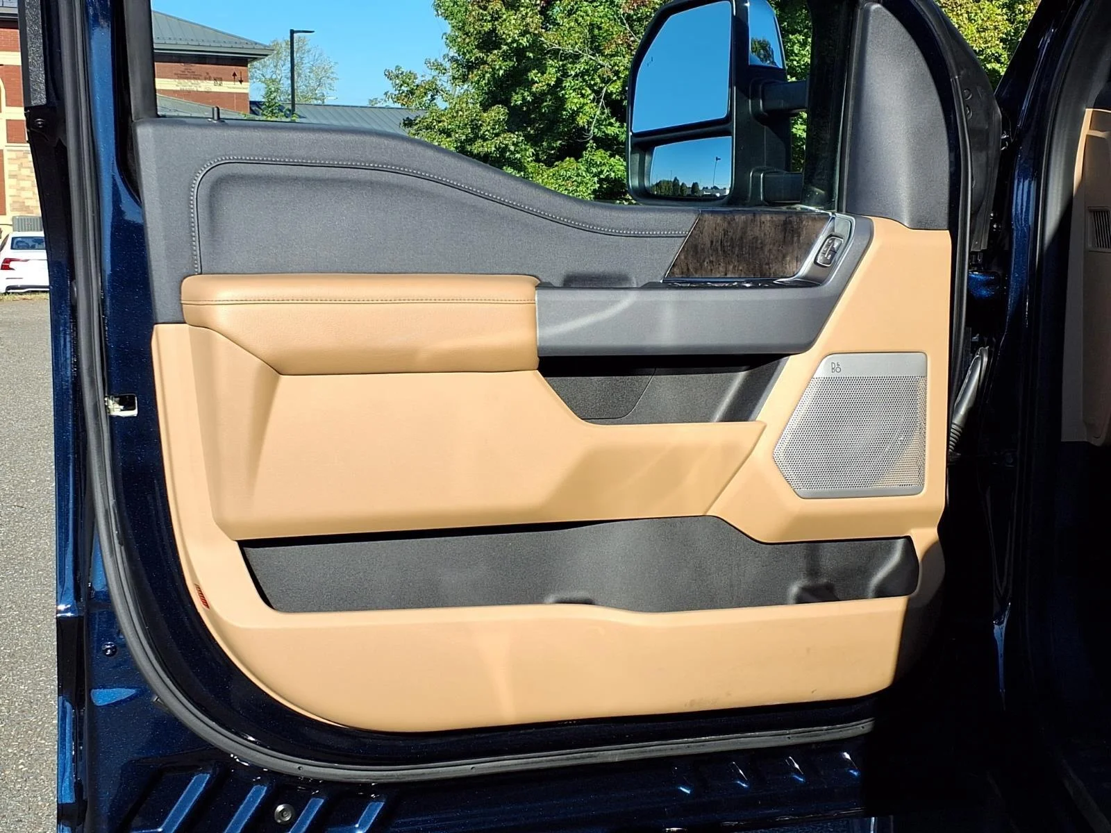 Used 2024 Antimatter Blue Metallic Ford LARIAT image 26