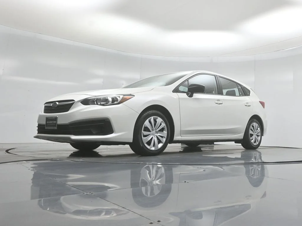 Used 2021 White Subaru Base image 38