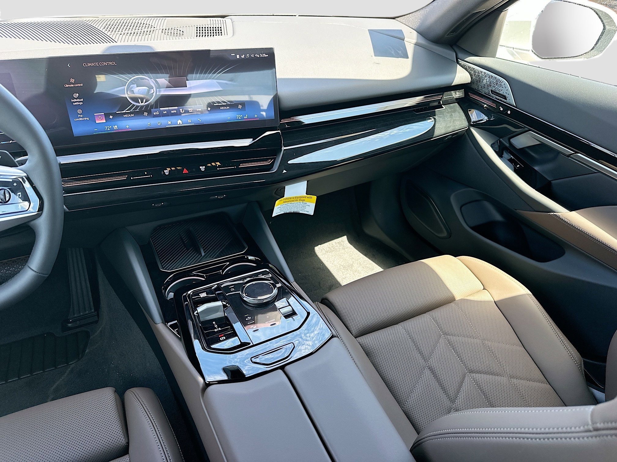 New 2026 Mineral White Metallic BMW 530i image 17