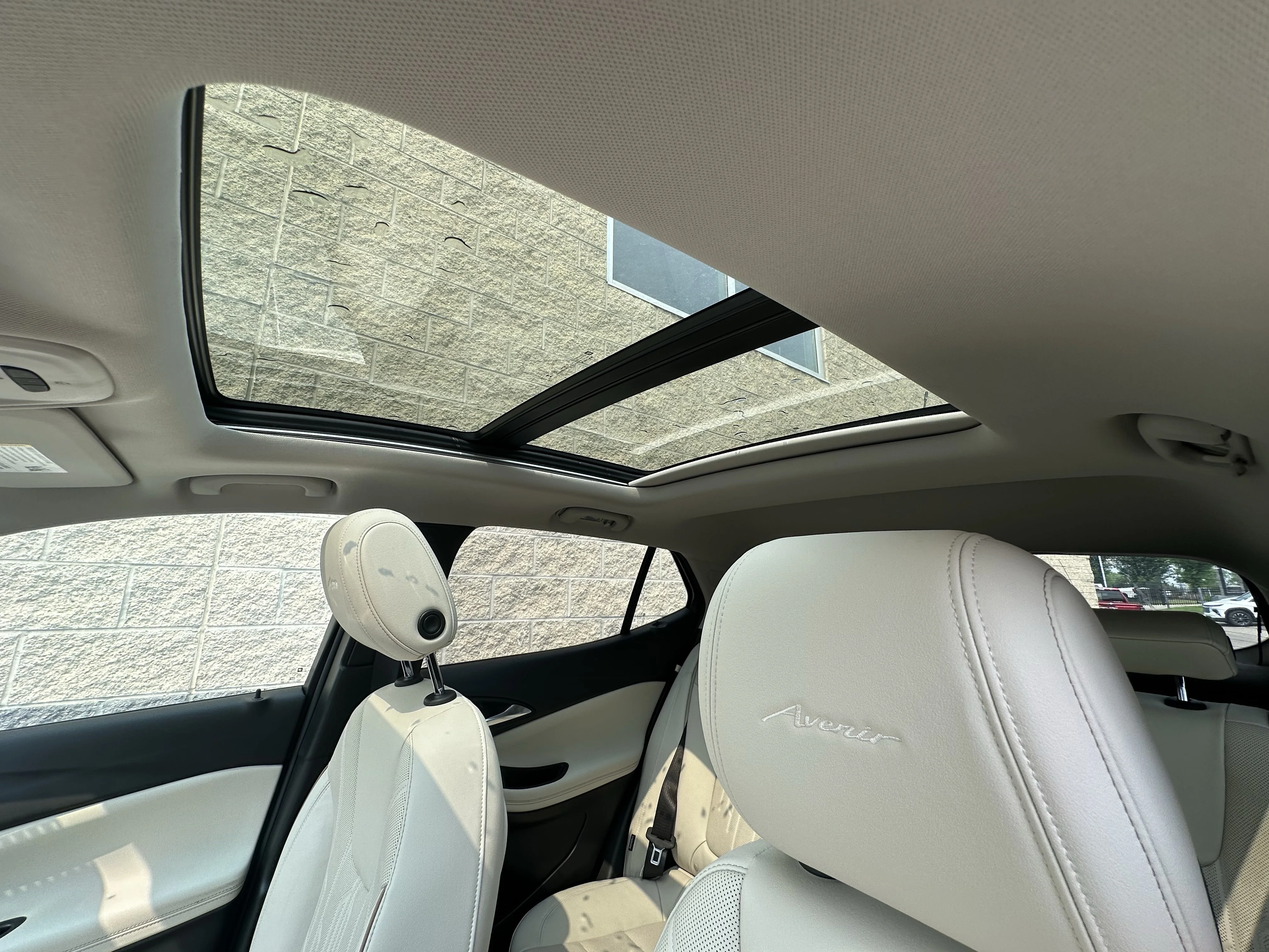New 2026 White Frost Tricoat Buick Avenir image 17