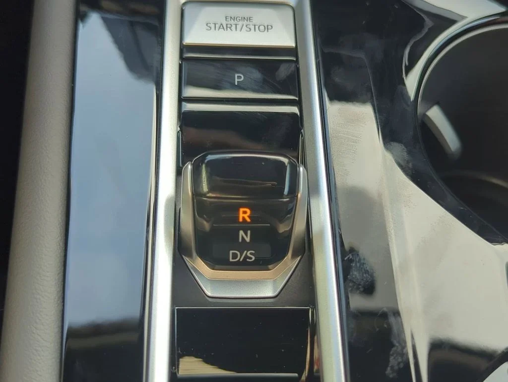 New 2026 Green Volkswagen 2.0T SEL image 15