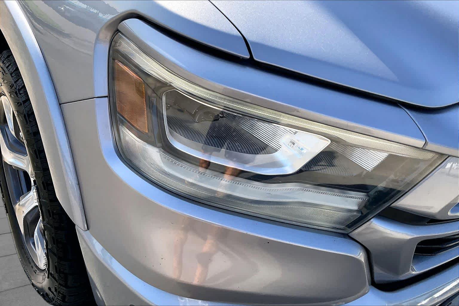 Used 2021 Billet Silver Metallic Clearcoat Ram Laramie image 27
