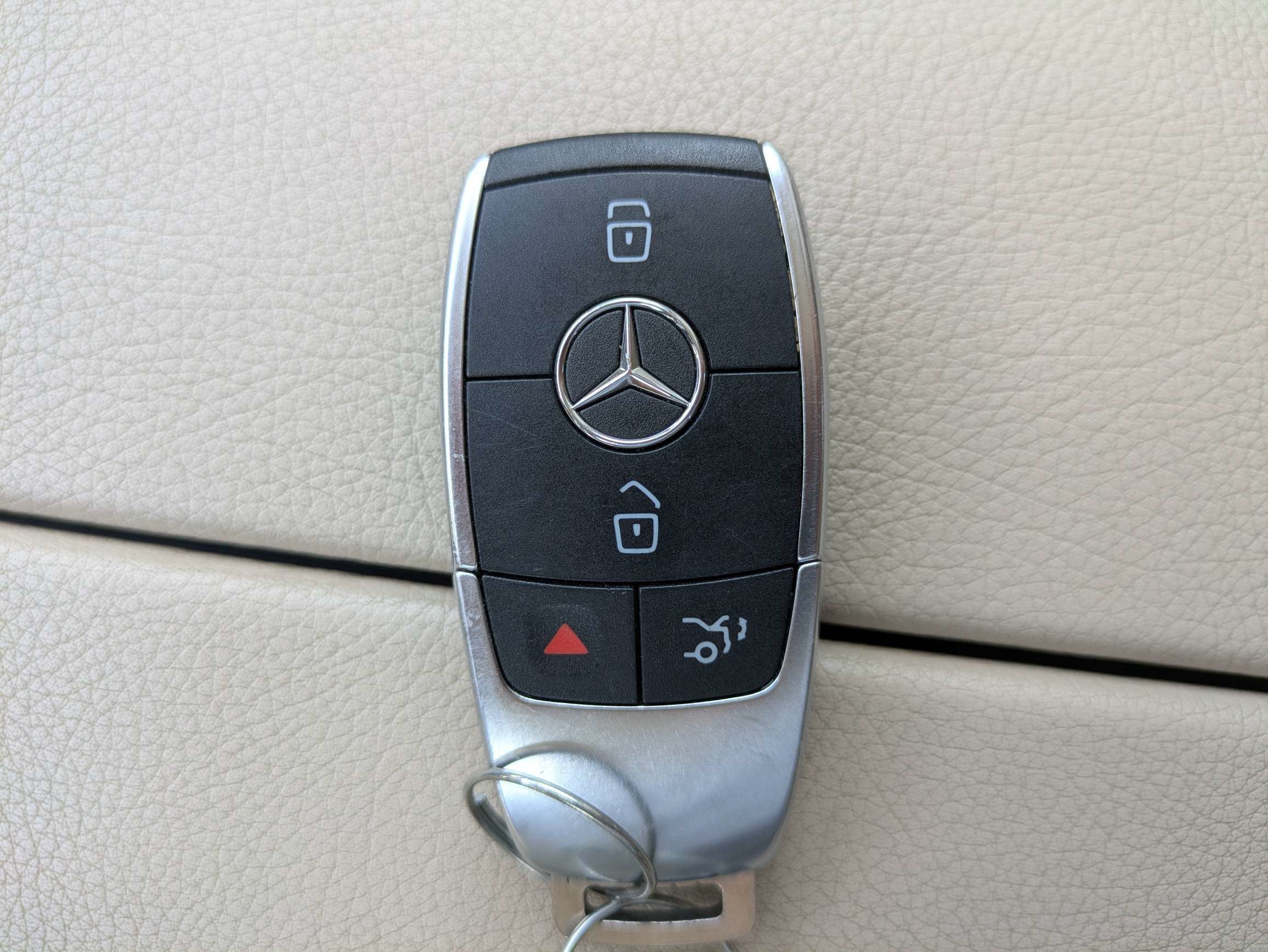 2022 Mercedes-Benz GLC GLC300 - Photo 35