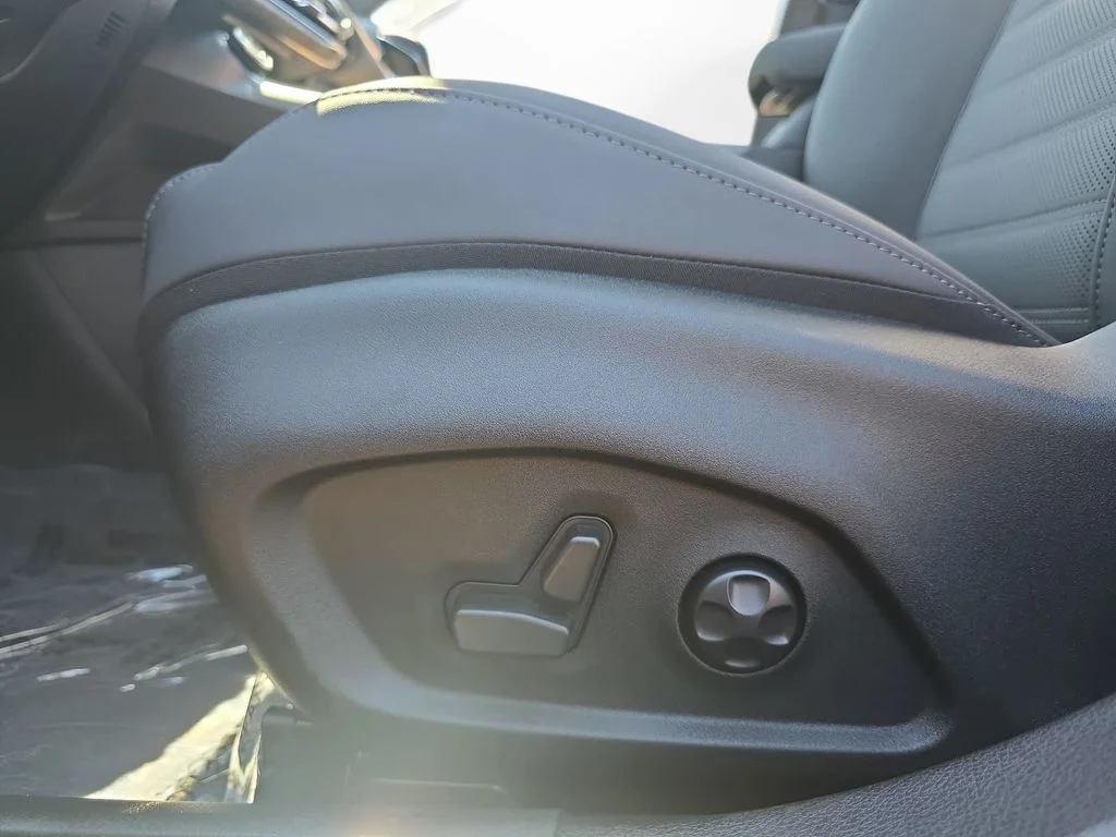 New 2026 Alfa Black Exterior Paint Alfa Romeo Base image 29
