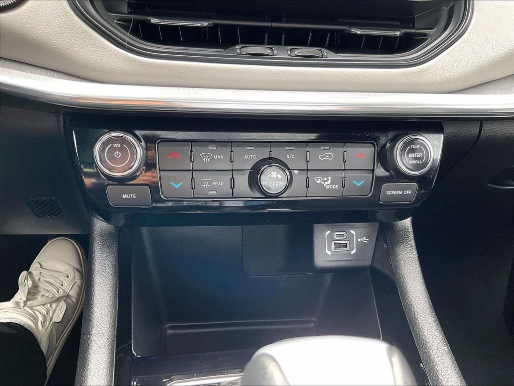 Used 2023 Silver Jeep Limited image 26