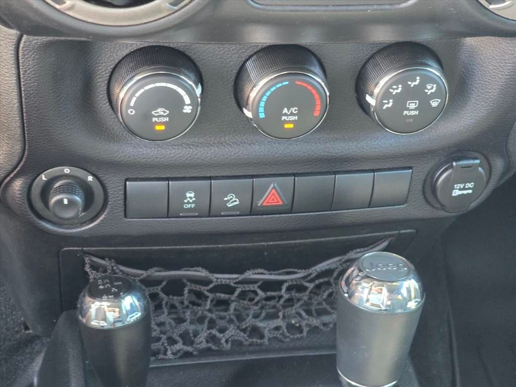 Used 2015 Silver Jeep Sport image 17