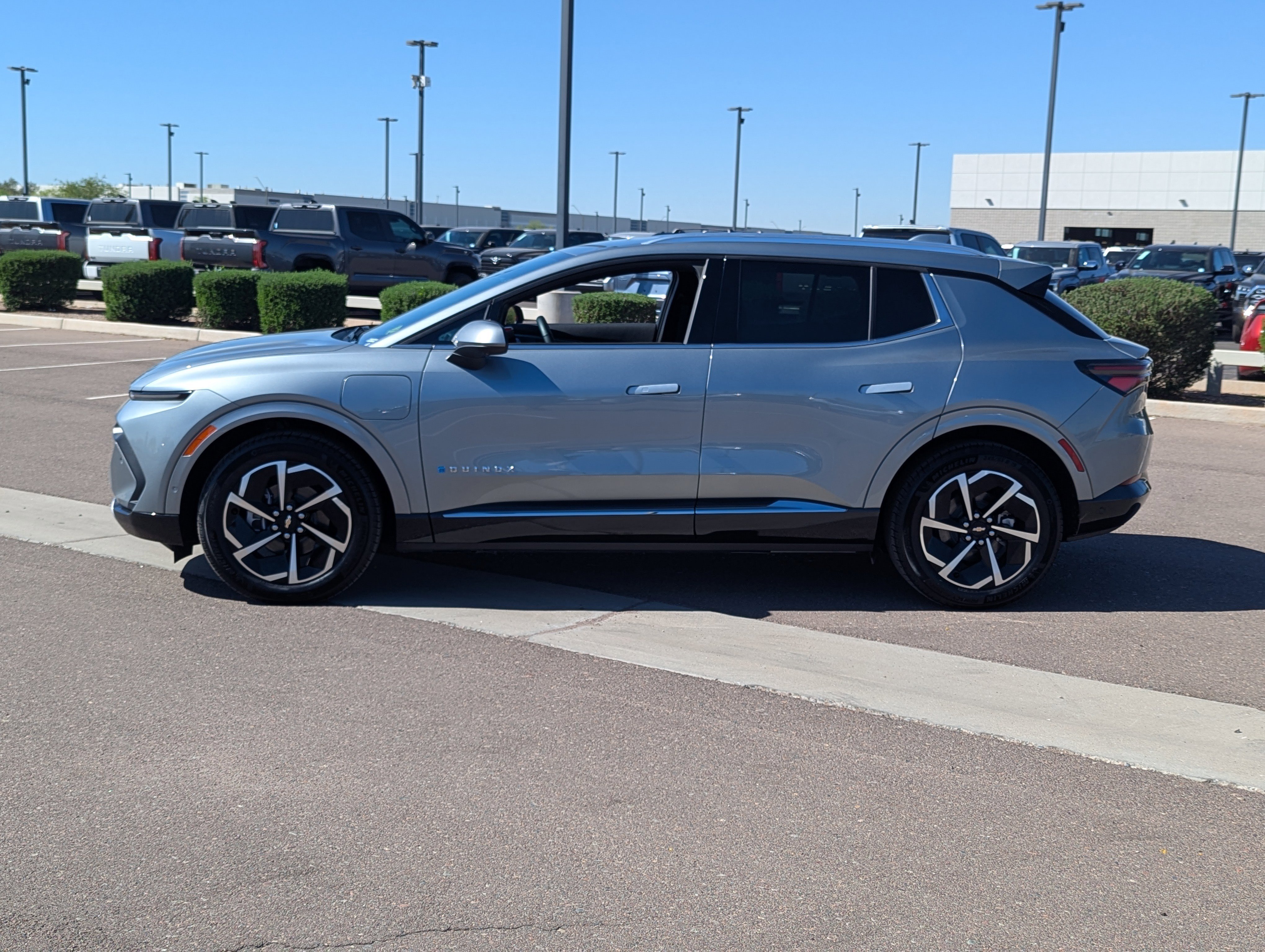 Used 2024 Chevrolet Equinox EV LT with VIN 3GN7DLRP6RS255964 for sale in Avondale, AZ