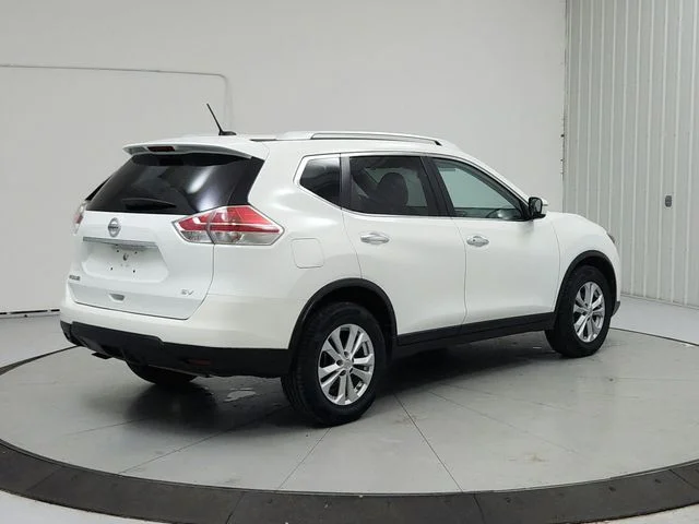 Used 2016 White Nissan SV image 7