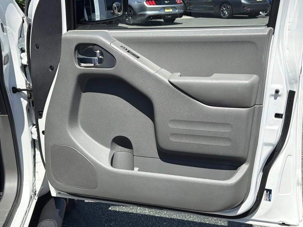 Used 2021 Glacier White Nissan SV image 28
