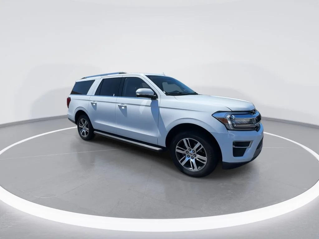 Used 2024 White Ford Limited image 2