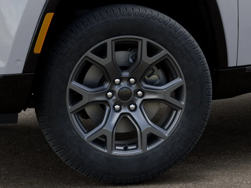 New 2026 Bright White Clear-Coat Exterior Paint Jeep Limited Altitude image 33