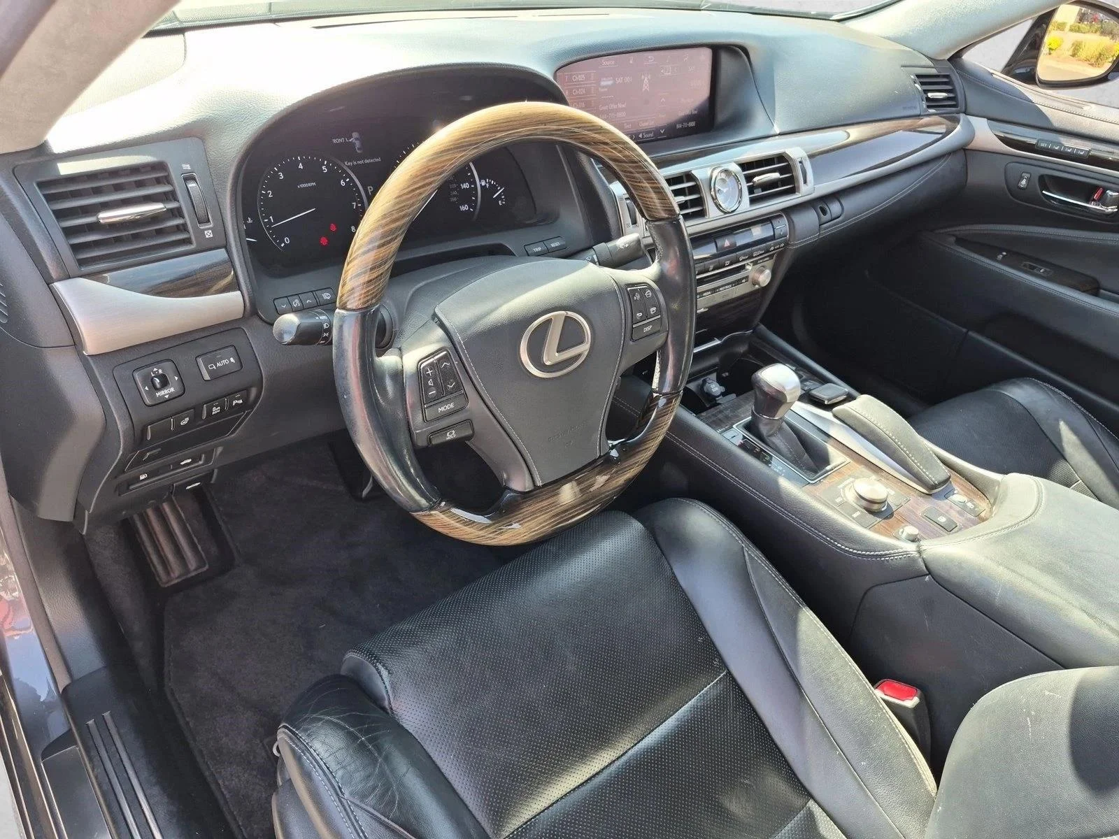 Used 2015 Nebula Gray Pearl Lexus  image 9