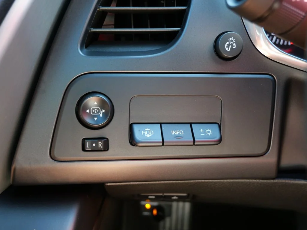 Used 2014 White Chevrolet Base image 21