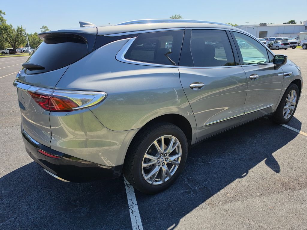 Used 2023 Green Buick Essence image 10