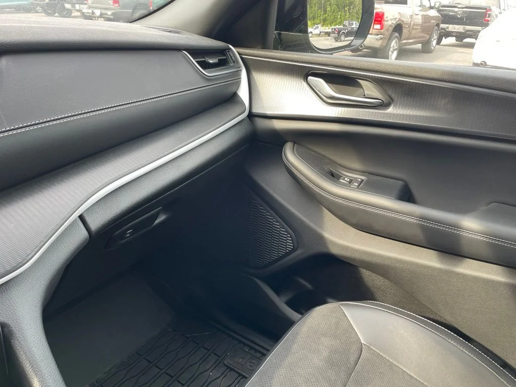Used 2023 Gray Jeep Altitude X image 19