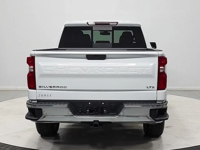 Used 2021 White Chevrolet LTZ image 6