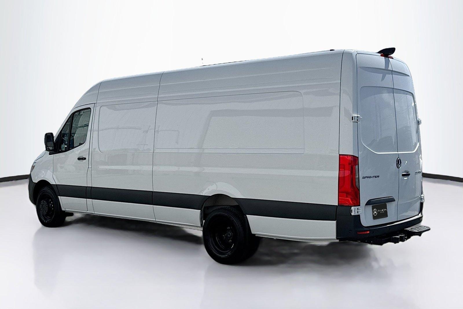New 2026 Arctic White Mercedes-Benz  image 7