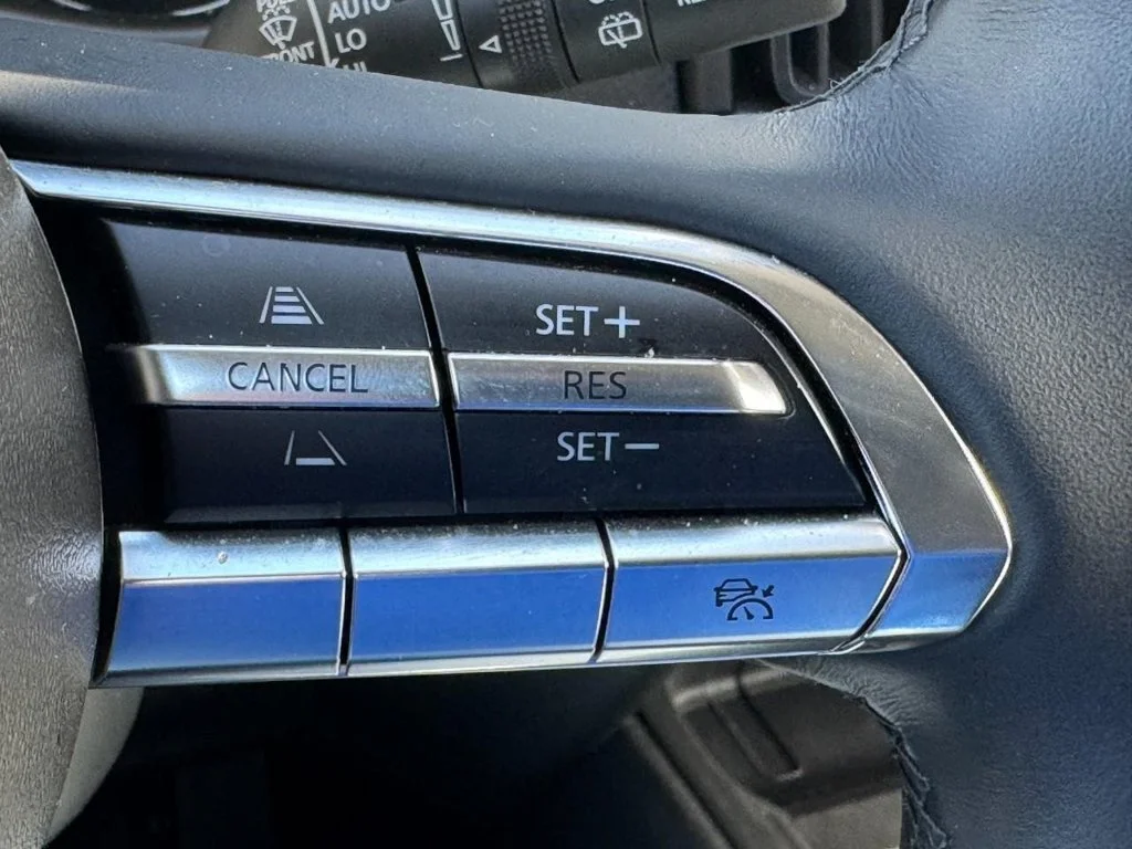 Used 2025 Light Gray Mazda Preferred image 27