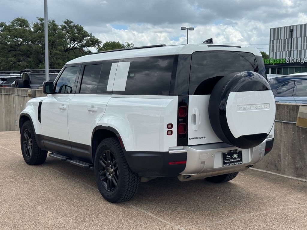Used 2025  Land Rover S image 6