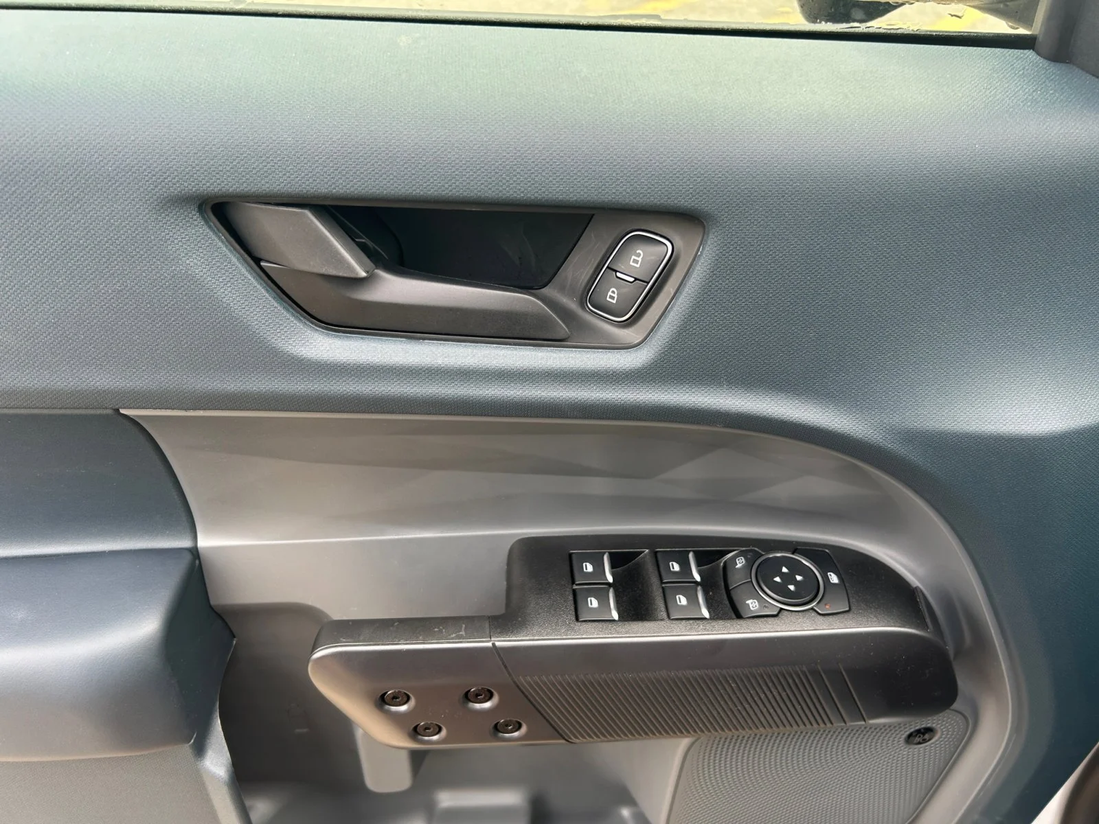 New 2025 Space White Metallic Ford Lariat image 16