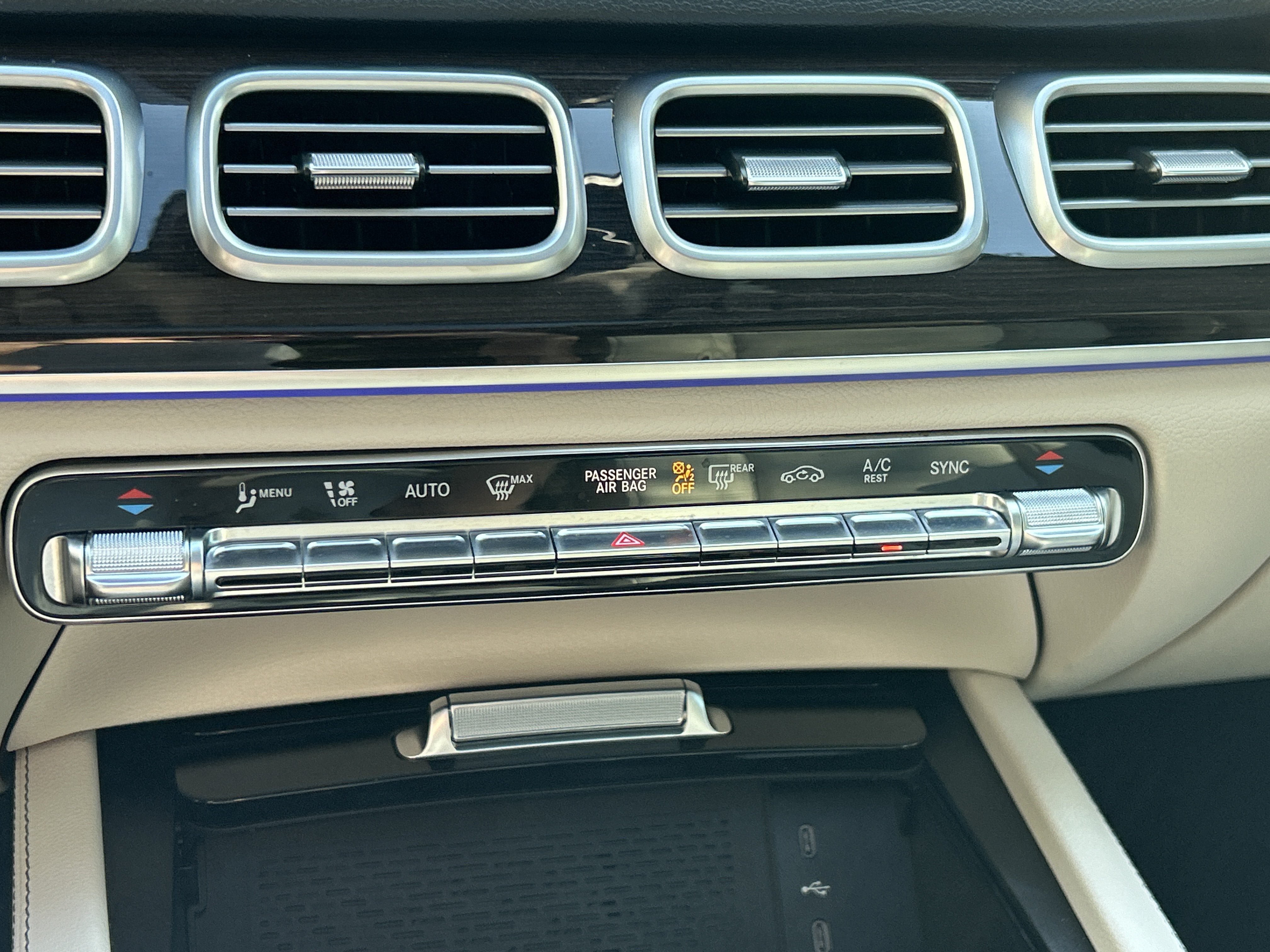 Certified Used 2025 Black Mercedes-Benz GLE 350 SUV image 33