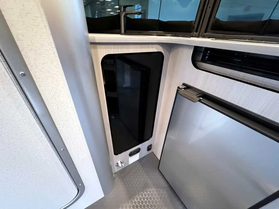 New 2025 SILVER AIRSTREAM  image 22