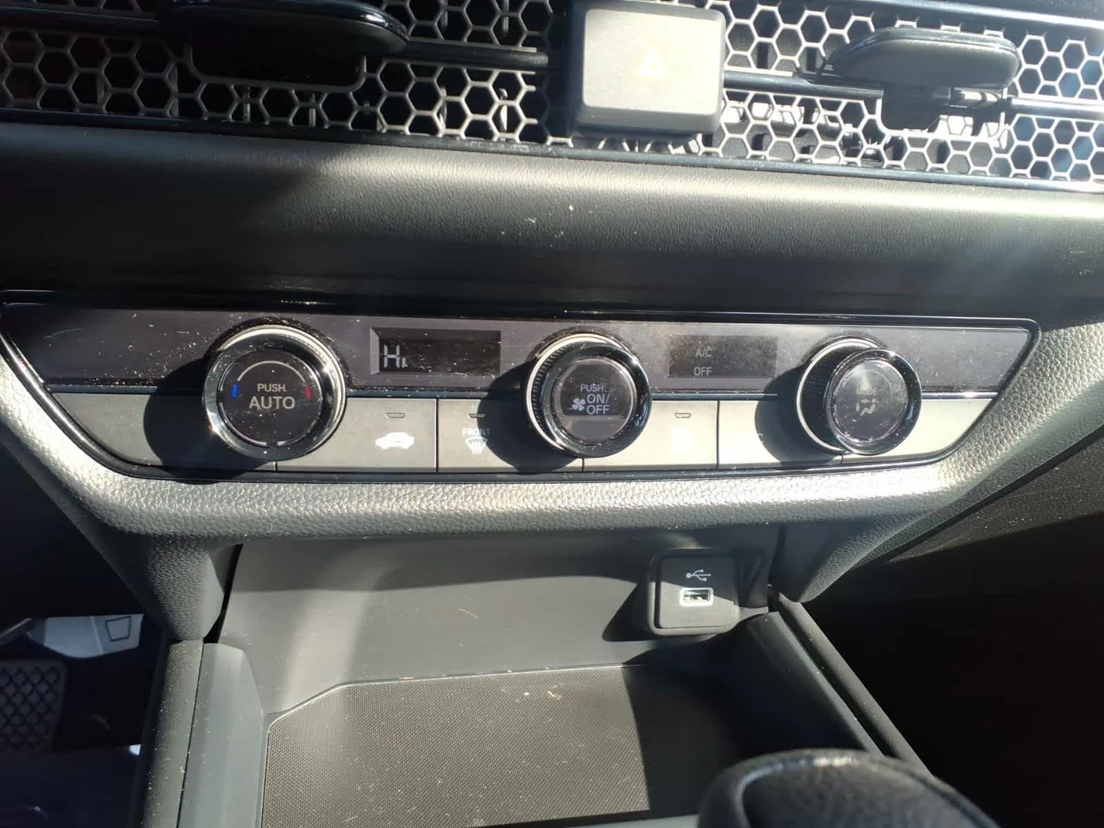 Certified Used 2024 Crystal Black Pearl Honda LX image 18