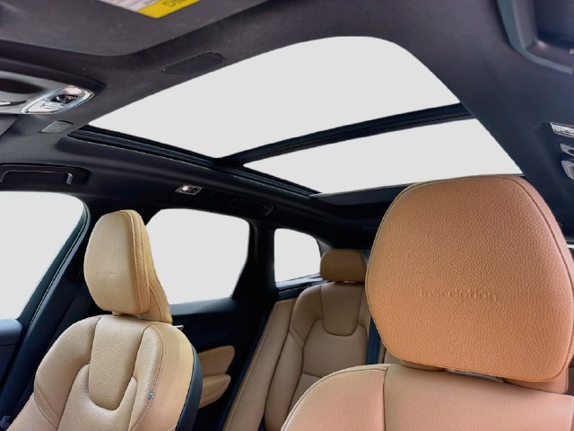 Used 2019 Gray Metallic Volvo Inscription image 28