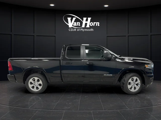 New 2026 Diamond Black Crystal Pearl-Coat Exterior Paint RAM Big Horn/Lone Star image 8
